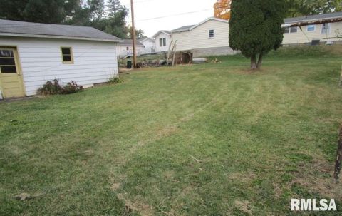 Tiny photo for 600 N 12TH Street, Clinton, IA 52732 (MLS # QC4269252)