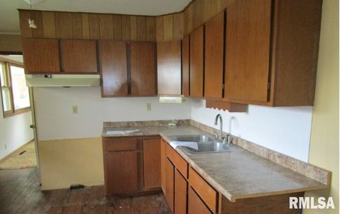 Tiny photo for 600 N 12TH Street, Clinton, IA 52732 (MLS # QC4269252)