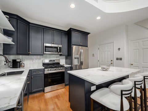 Tiny photo for 2917 N Damen Avenue #3N, Chicago, IL 60618 (MLS # 12767367)