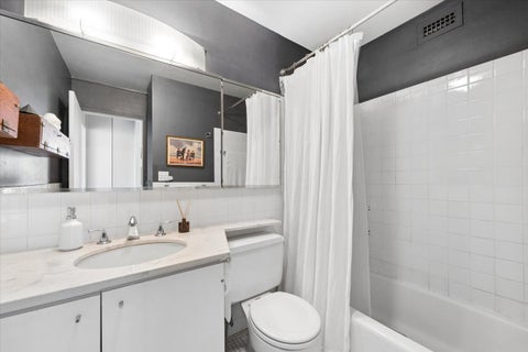 Tiny photo for 5455 N Sheridan Road #1812, Chicago, IL 60640 (MLS # 12746958)