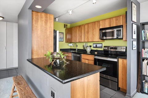 Tiny photo for 5455 N Sheridan Road #1812, Chicago, IL 60640 (MLS # 12746958)