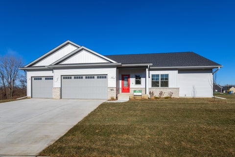 Photo of 7091 SPRING CREEK Drive, Bettendorf, IA 52722 (MLS # 12677621)