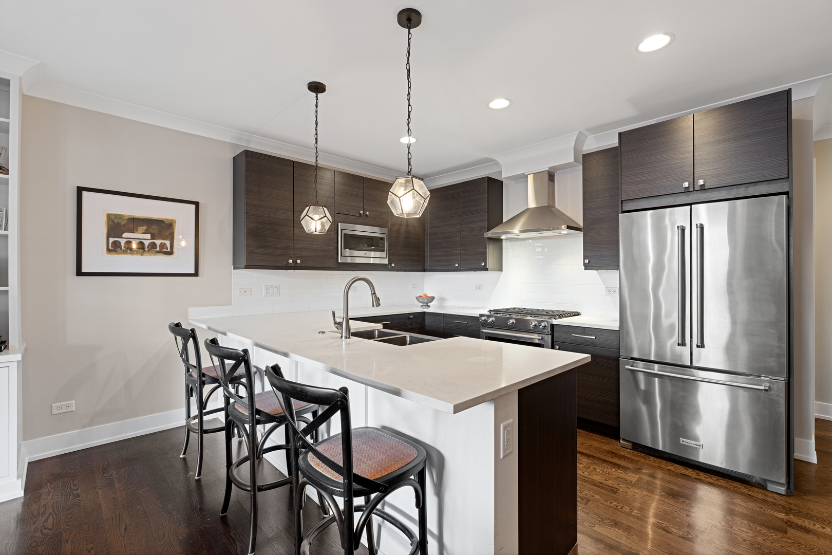 3047 N Oakley Avenue 206