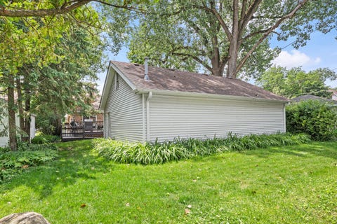 Tiny photo for 208 Parkview Road, Riverside, IL 60546 (MLS # 12677168)