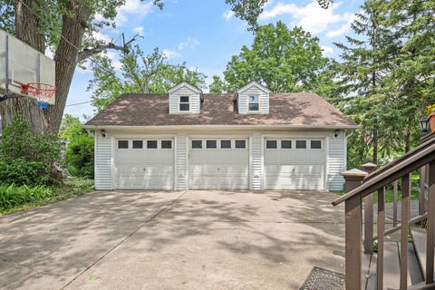 Tiny photo for 208 Parkview Road, Riverside, IL 60546 (MLS # 12677168)