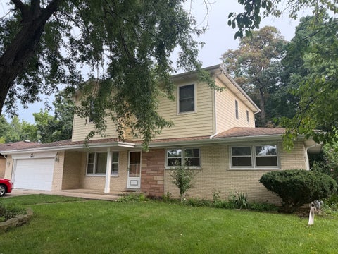 Photo of 285 E Montrose Avenue, Wood Dale, IL 60191 (MLS # 12733850)