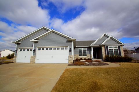 Photo of 5525 WILLMEYER Drive, Bettendorf, IA 52722 (MLS # 12561875)