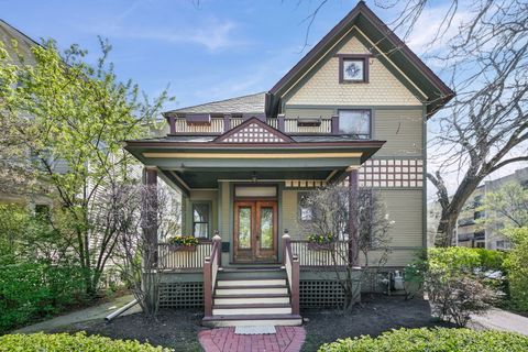 Photo of 528 Greenwood Street, Evanston, IL 60201 (MLS # 12626189)