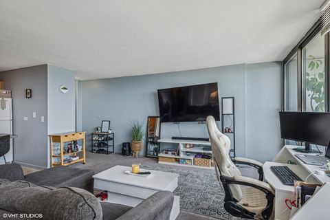 Tiny photo for 2740 N Pine Grove Avenue #13C, Chicago, IL 60614 (MLS # 12460881)