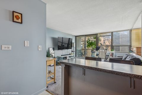 Tiny photo for 2740 N Pine Grove Avenue #13C, Chicago, IL 60614 (MLS # 12460881)