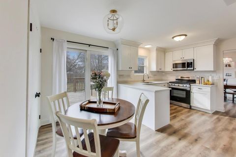 Tiny photo for 270 Pebblestone Road, Naperville, IL 60565 (MLS # 12576993)