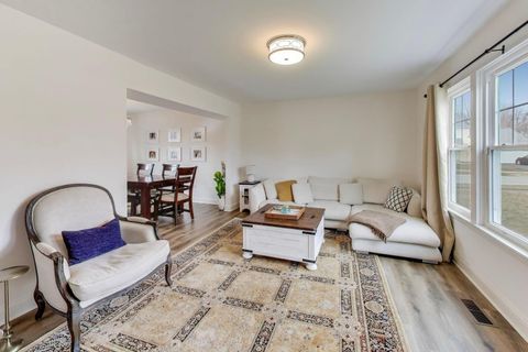 Tiny photo for 270 Pebblestone Road, Naperville, IL 60565 (MLS # 12576993)