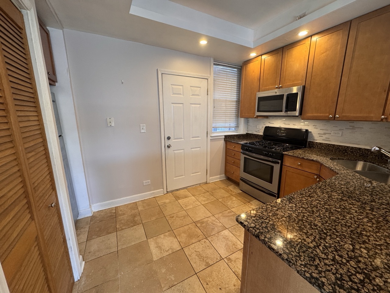 1342 W ESTES Avenue 3S