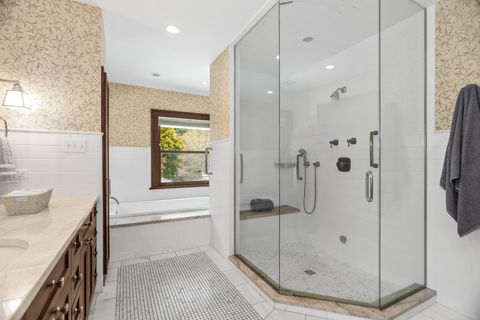 Tiny photo for 2528 Sheridan Road, Evanston, IL 60201 (MLS # 12518289)