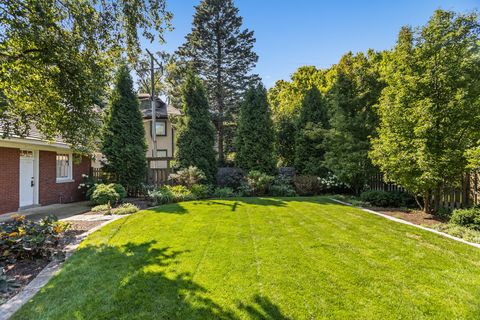 Tiny photo for 2528 Sheridan Road, Evanston, IL 60201 (MLS # 12518289)