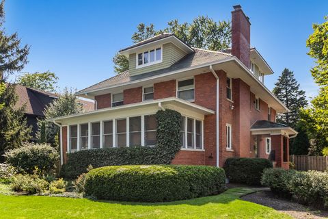 Tiny photo for 2528 Sheridan Road, Evanston, IL 60201 (MLS # 12518289)