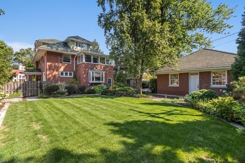 Tiny photo for 2528 Sheridan Road, Evanston, IL 60201 (MLS # 12518289)
