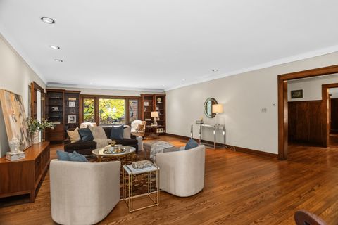 Tiny photo for 2528 Sheridan Road, Evanston, IL 60201 (MLS # 12518289)