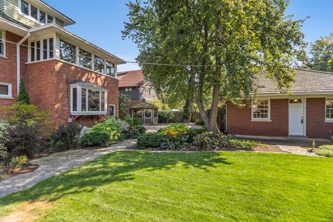 Tiny photo for 2528 Sheridan Road, Evanston, IL 60201 (MLS # 12518289)