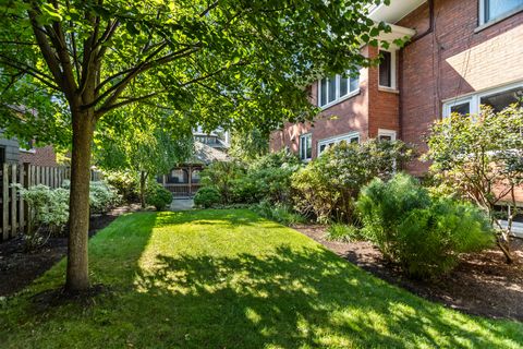 Tiny photo for 2528 Sheridan Road, Evanston, IL 60201 (MLS # 12518289)