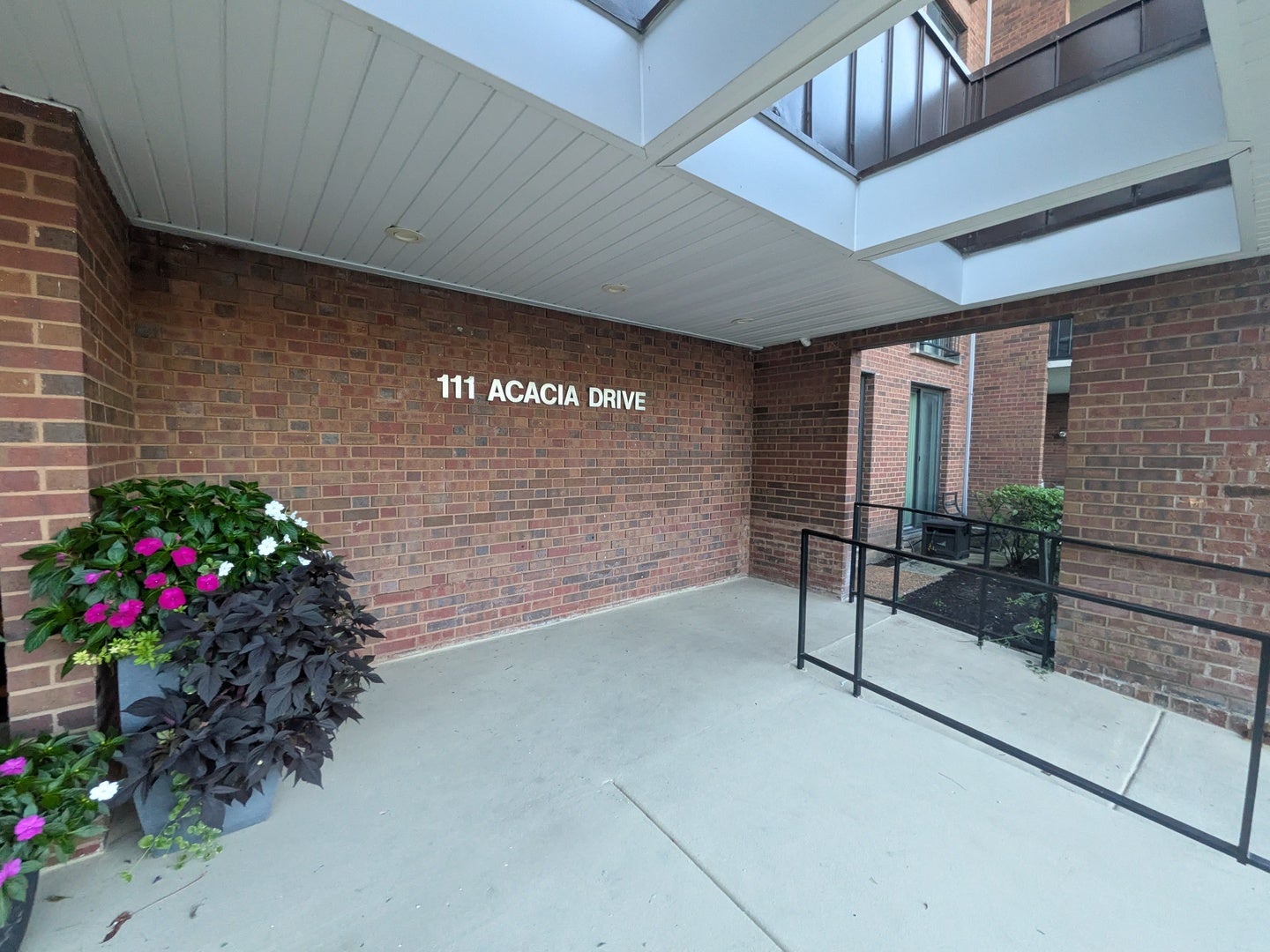 111 ACACIA Drive 203