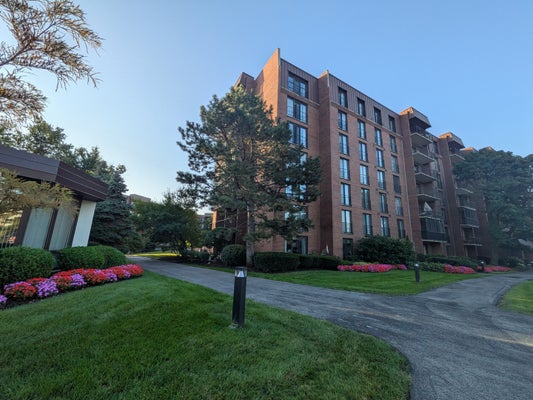 111 ACACIA DR UNIT 203, INDIAN HEAD PARK, IL 60525 - Image 3ced4efd4005da56ea3b1e45f290e805/2725021087