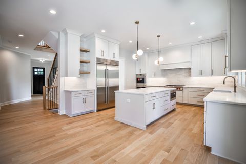 Tiny photo for 206 S Hawthorne Avenue, Elmhurst, IL 60126 (MLS # 12351250)