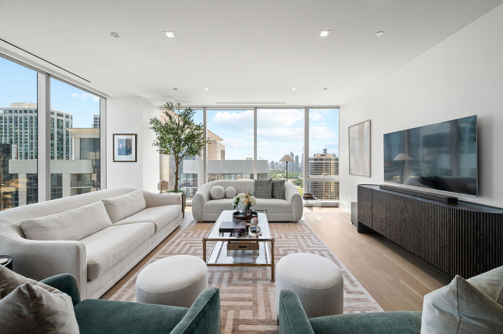 363 E Wacker Drive 3109