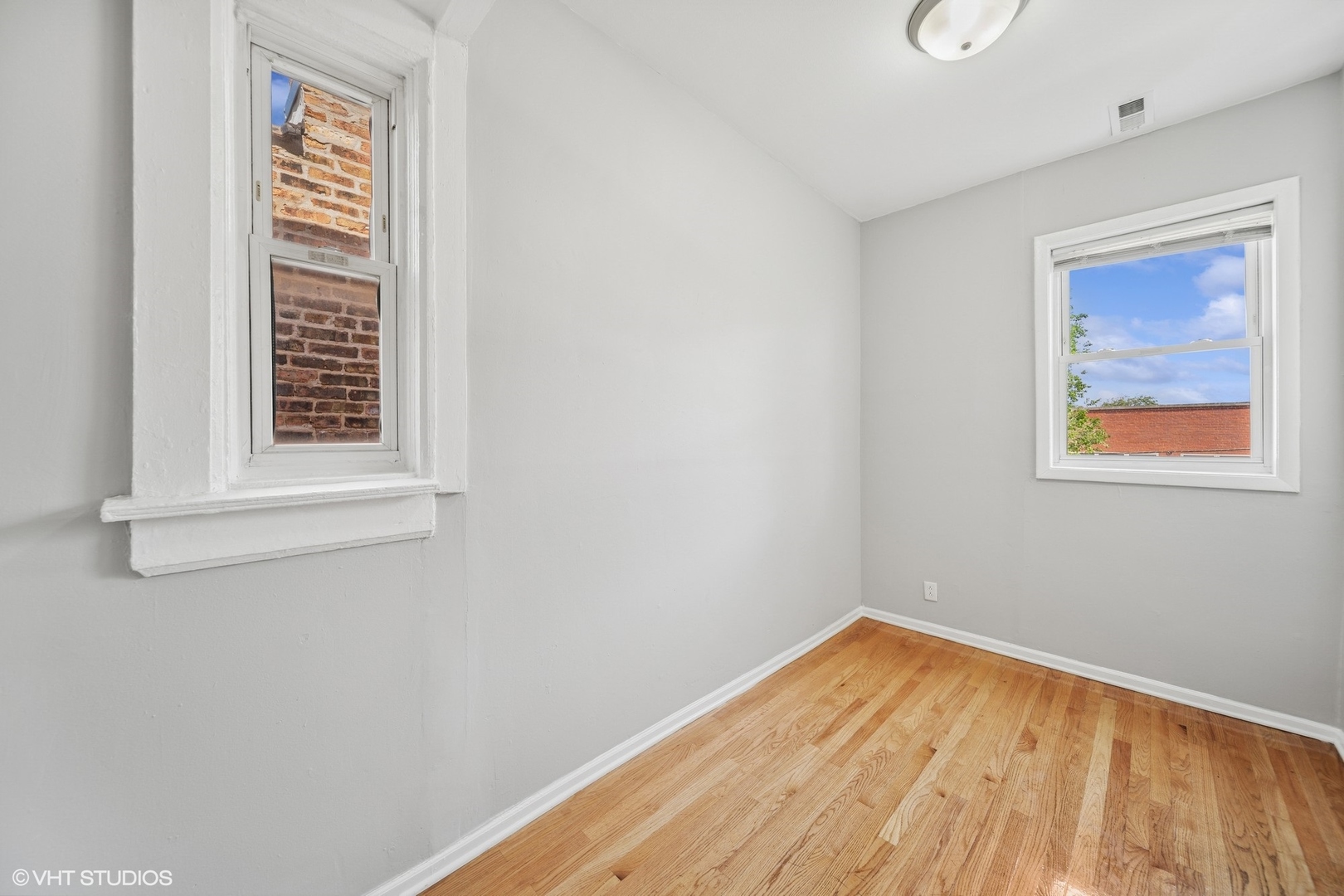 2824 W CERMAK Road