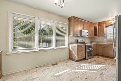 Tiny photo for 8533 W Sun Valley Drive, Palos Hills, IL 60465 (MLS # 12762160)