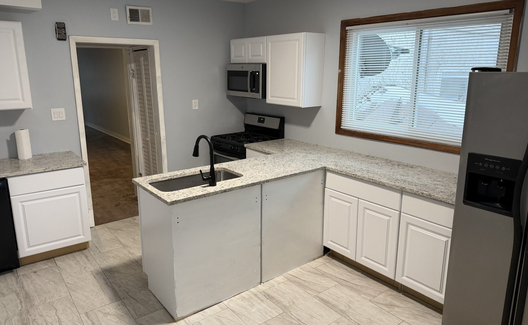 1726 N Artesian Avenue 1