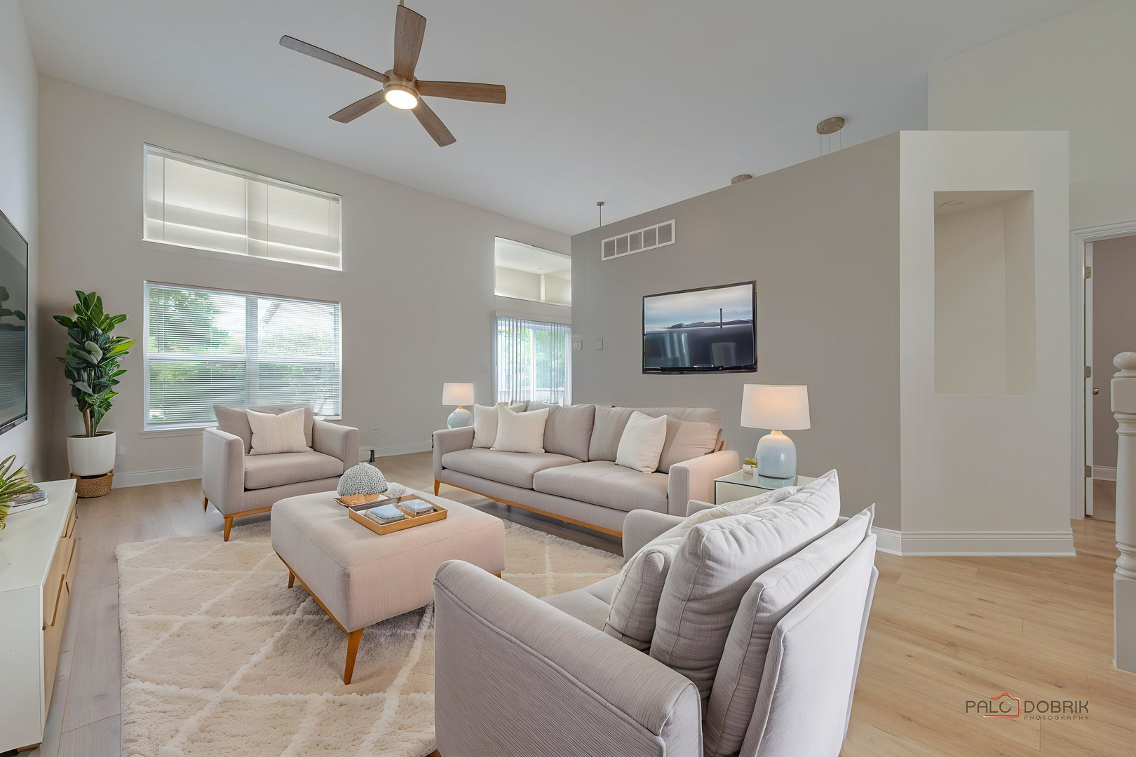 386 Gladstone Lane