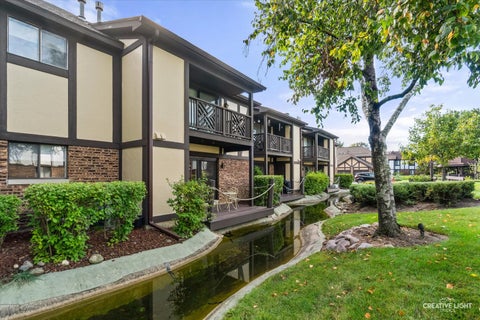 Tiny photo for 845 Sheldon Court #D, Wheaton, IL 60189 (MLS # 12713030)