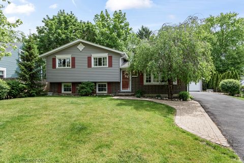 Photo of 33338 N Sears Boulevard, Grayslake, IL 60030 (MLS # 12657701)