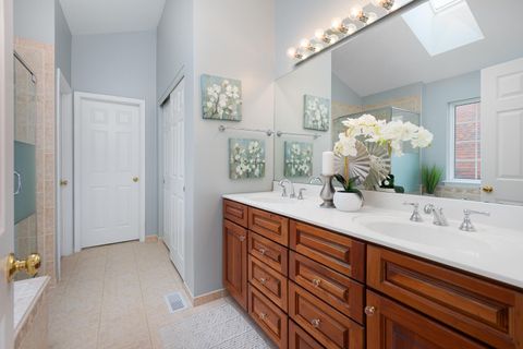 Tiny photo for 1606 FAIRFAX Lane, Oakbrook Terrace, IL 60181 (MLS # 12542546)