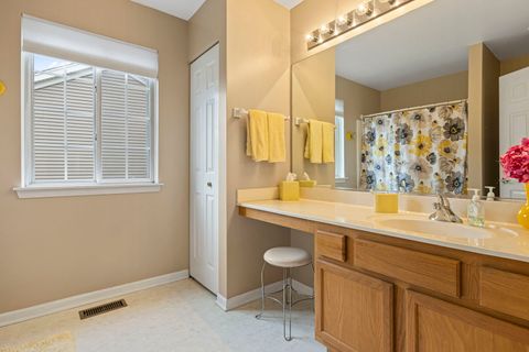 Tiny photo for 1 Winterberry Court, Streamwood, IL 60107 (MLS # 12459248)