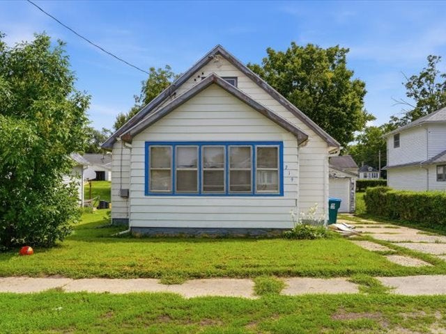219 Ave E