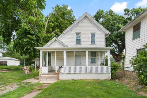Photo of 712 E 15th Street, Davenport, IA 52803 (MLS # 12678621)