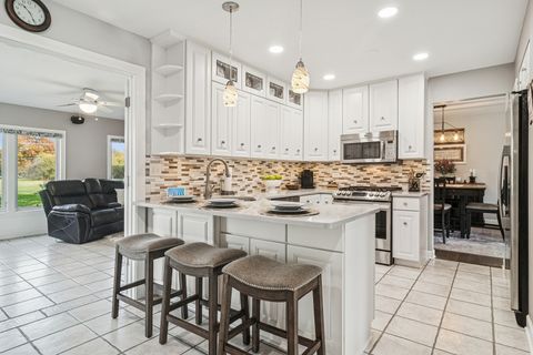 Tiny photo for 214 E Ivy Lane, Arlington Heights, IL 60004 (MLS # 12536580)