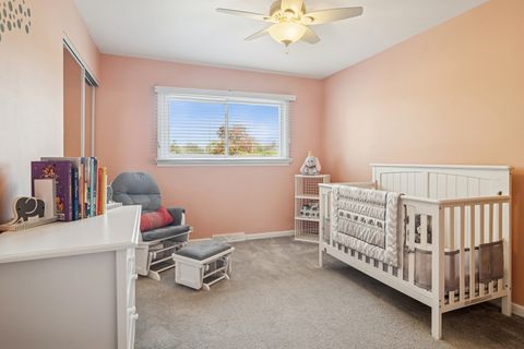 Tiny photo for 214 E Ivy Lane, Arlington Heights, IL 60004 (MLS # 12536580)