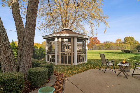 Tiny photo for 214 E Ivy Lane, Arlington Heights, IL 60004 (MLS # 12536580)