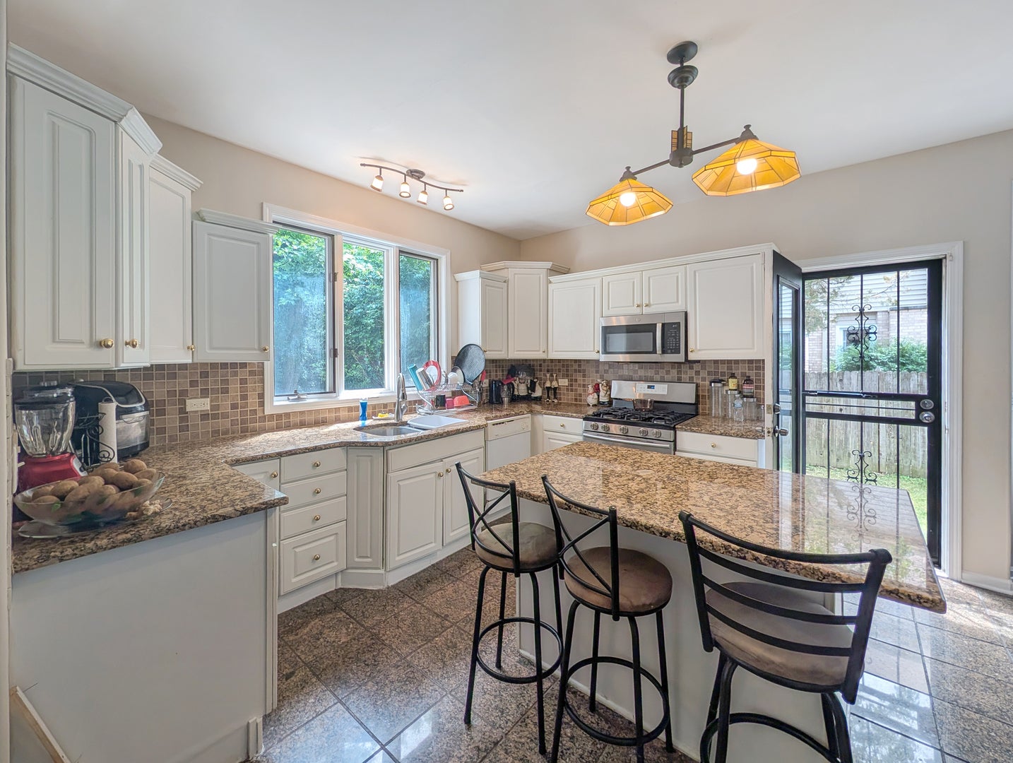 3811 River Road
