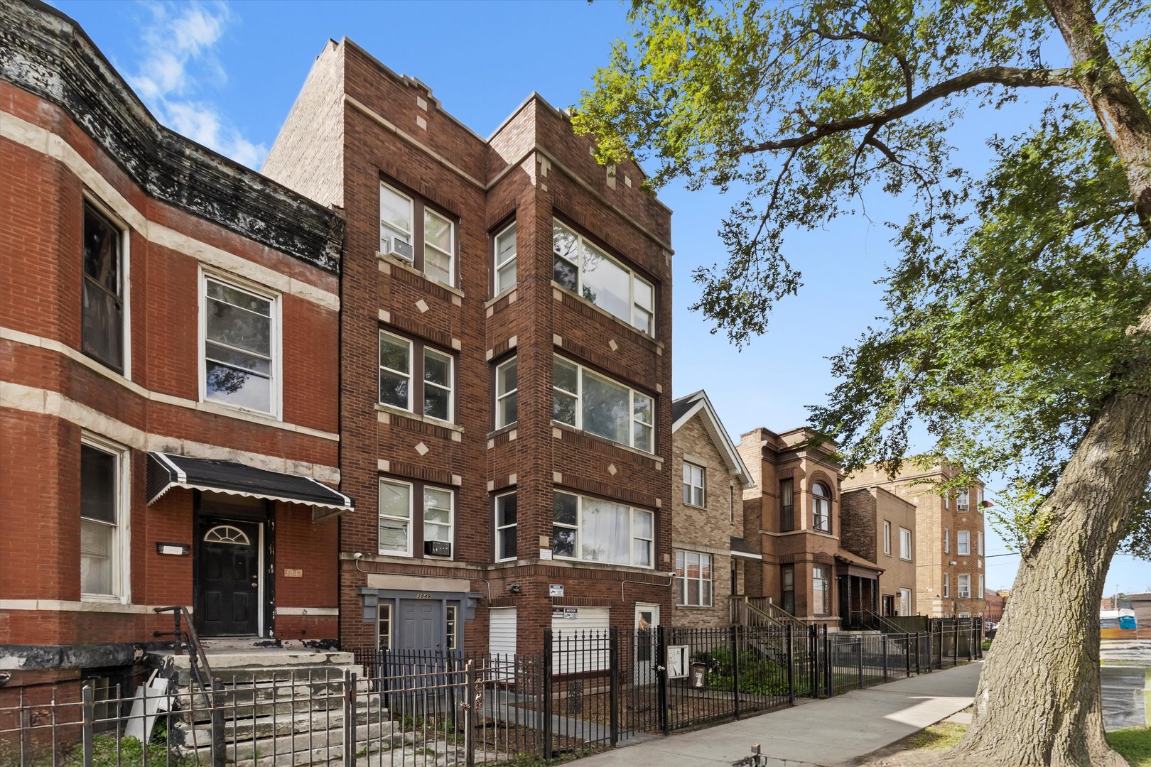 3849 W Maypole Avenue