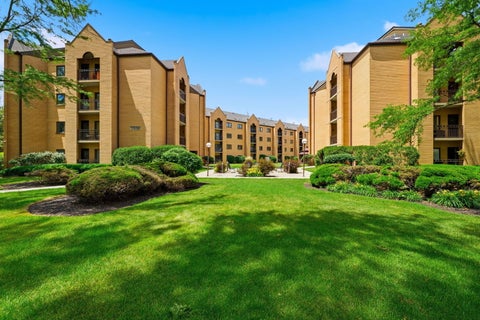 Tiny photo for 7420 W Lawrence Avenue #409, Harwood Heights, IL 60706 (MLS # 12682088)