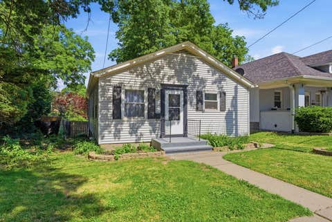Photo of 821 N Pine Street, Davenport, IA 52804 (MLS # 12657119)