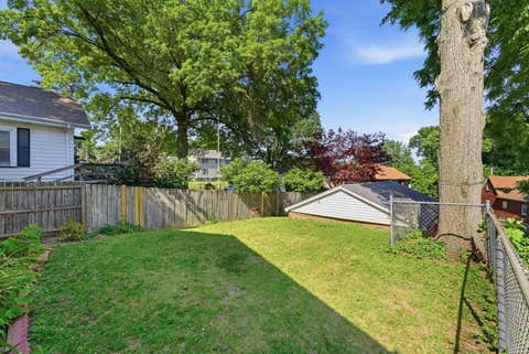 Tiny photo for 821 N Pine Street, Davenport, IA 52804 (MLS # 12657119)