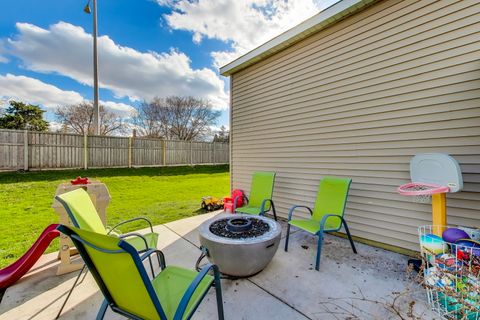 Tiny photo for 631 S Hale Street, Wheaton, IL 60187 (MLS # 12670468)