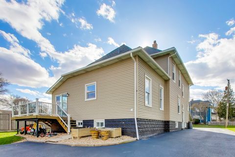 Tiny photo for 631 S Hale Street, Wheaton, IL 60187 (MLS # 12670468)