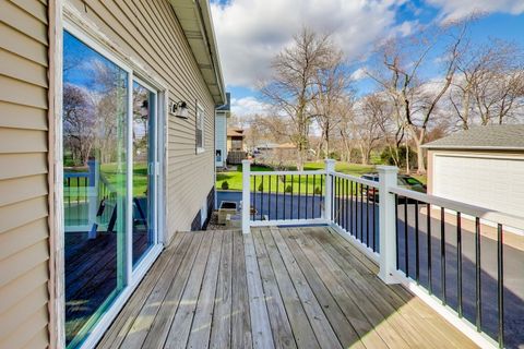 Tiny photo for 631 S Hale Street, Wheaton, IL 60187 (MLS # 12670468)
