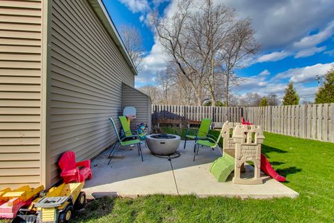 Tiny photo for 631 S Hale Street, Wheaton, IL 60187 (MLS # 12670468)